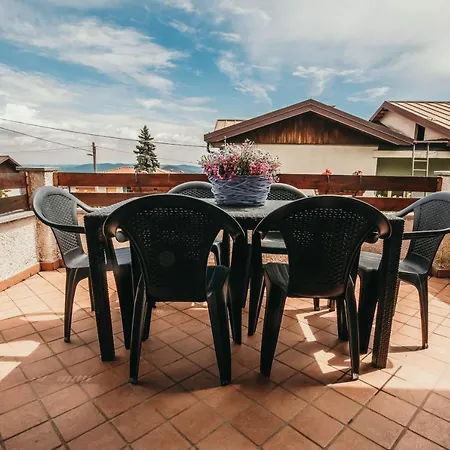 Feriehus Casa Torelu - Lakeside Leisure & Business